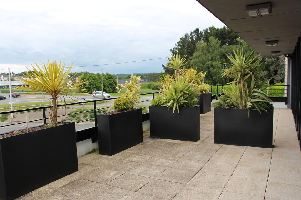 Hotel Ibis Guingamp Coeur De Bretagne Ploumagoar エクステリア 写真