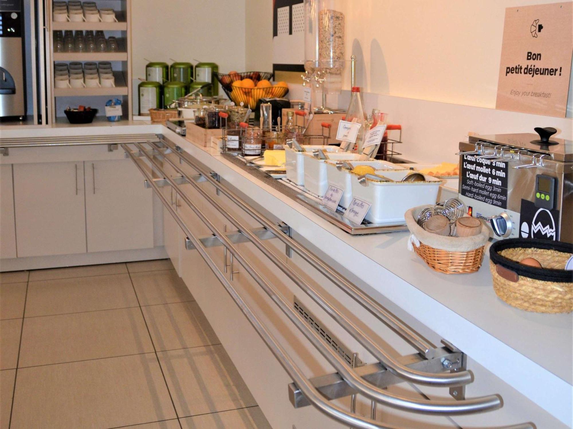 Hotel Ibis Guingamp Coeur De Bretagne Ploumagoar エクステリア 写真